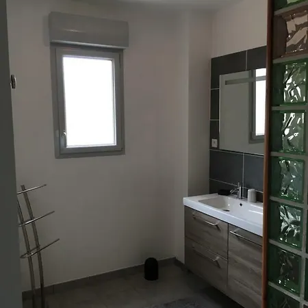 Holiday home Lemarinel *